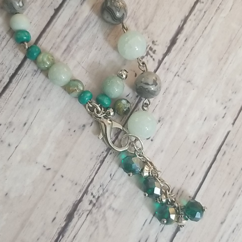 Cracked aqua, grey, green, silver beaded bracelet - Picture 5 of 8